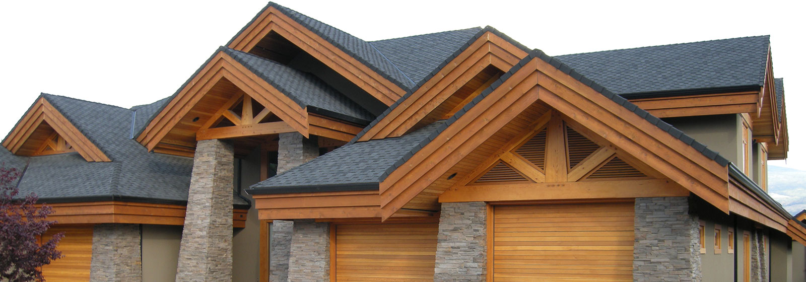 Custom designed timber frame hybrid home by Log and Timber Works British Columbia