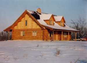 Custom designed log home by Log and Timber Works Saskatchewan